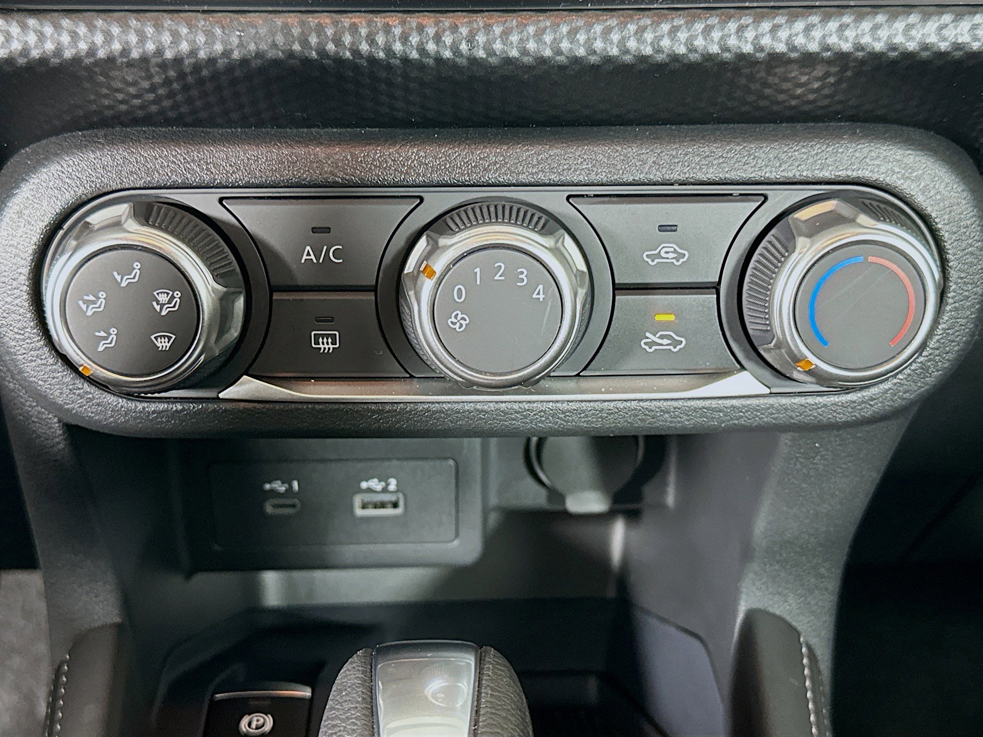 Used 2024 Nissan Kicks SV image 23