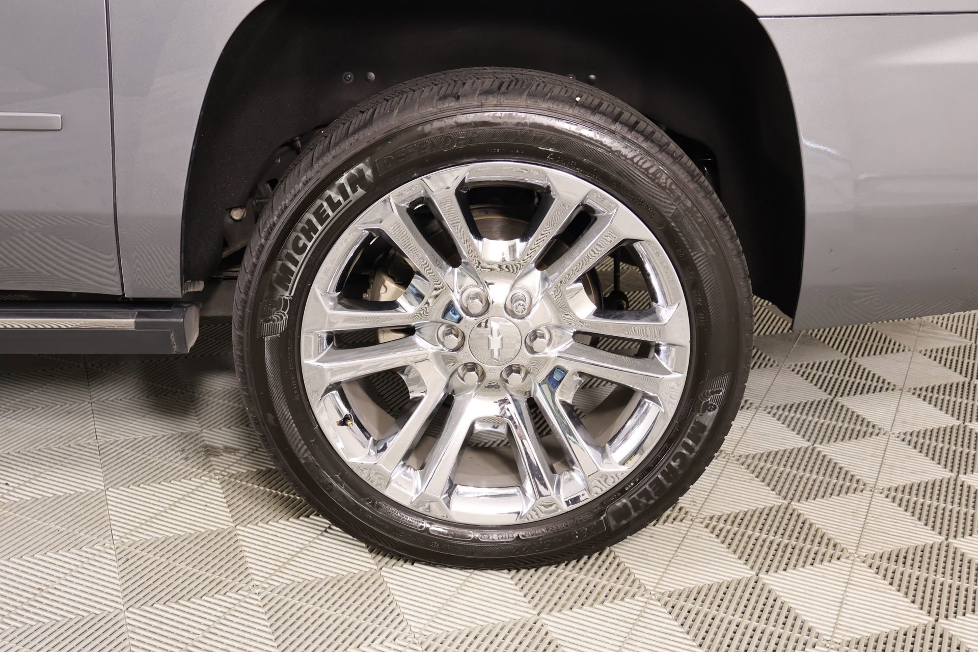 Used 2019 Chevrolet Suburban Premier w/ Premier Plus Edition image 22