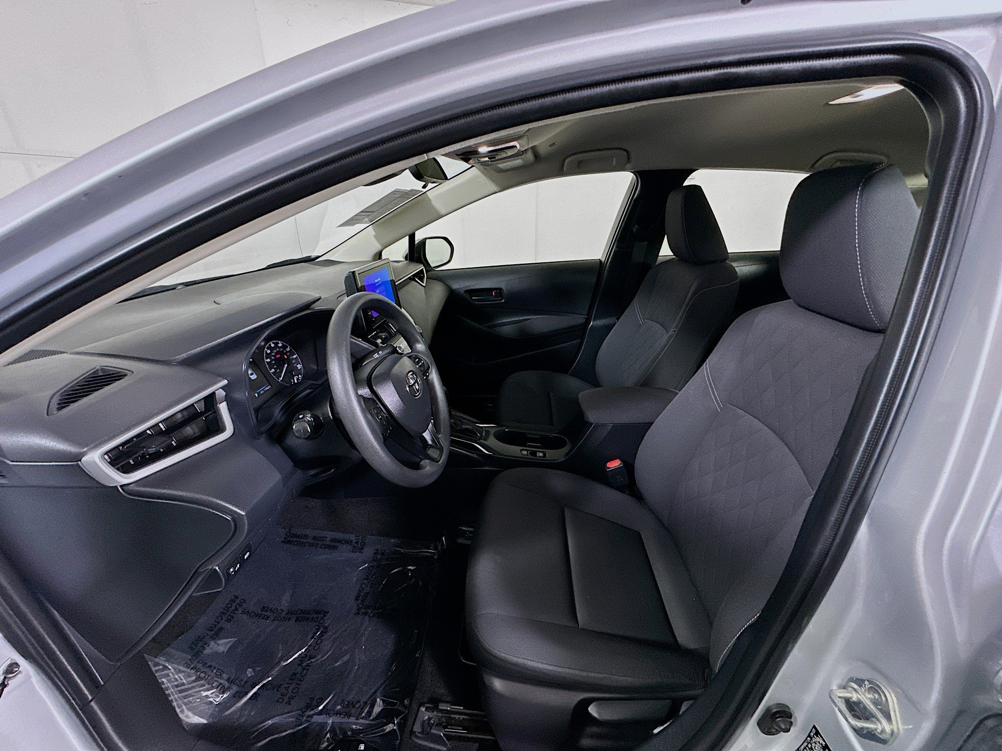 Used 2023 Toyota Corolla LE image 12