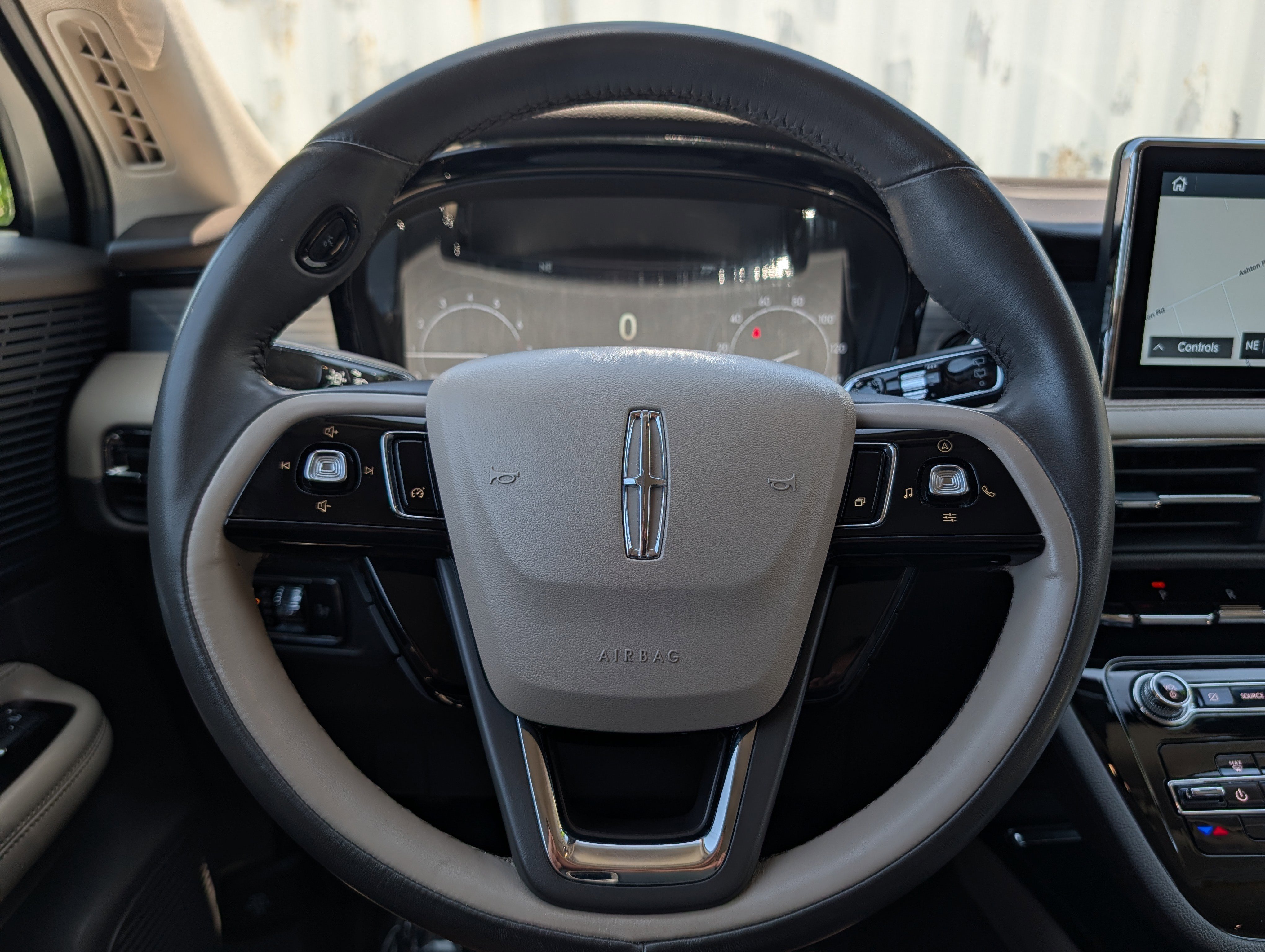 Used 2021 Lincoln Corsair FWD w/ Convenience Package image 27