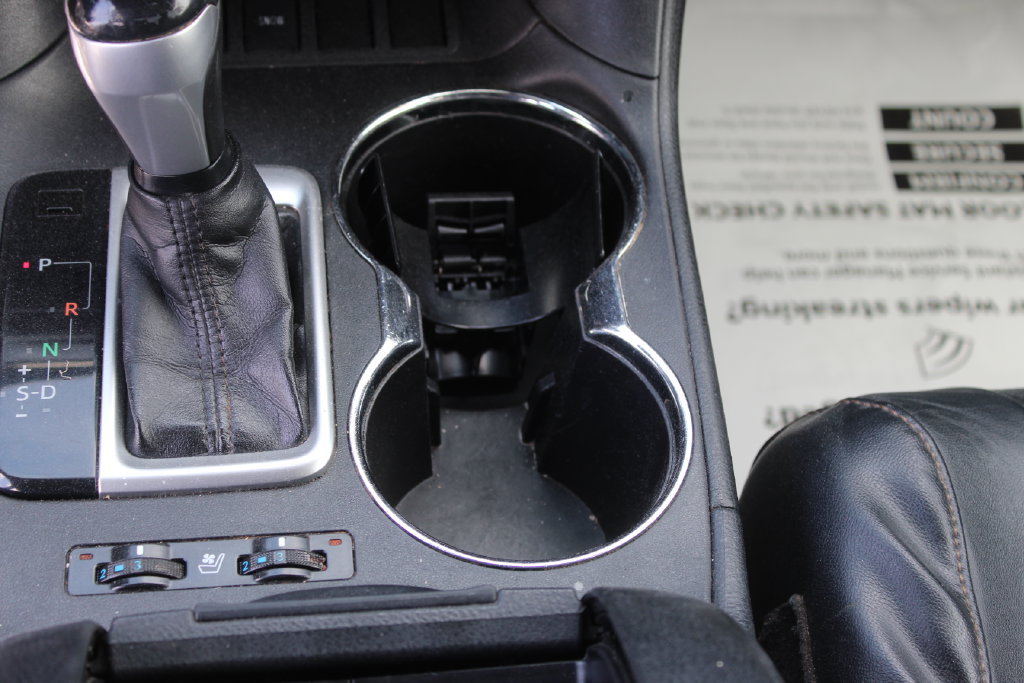Used 2014 Toyota Highlander Limited FWD image 21