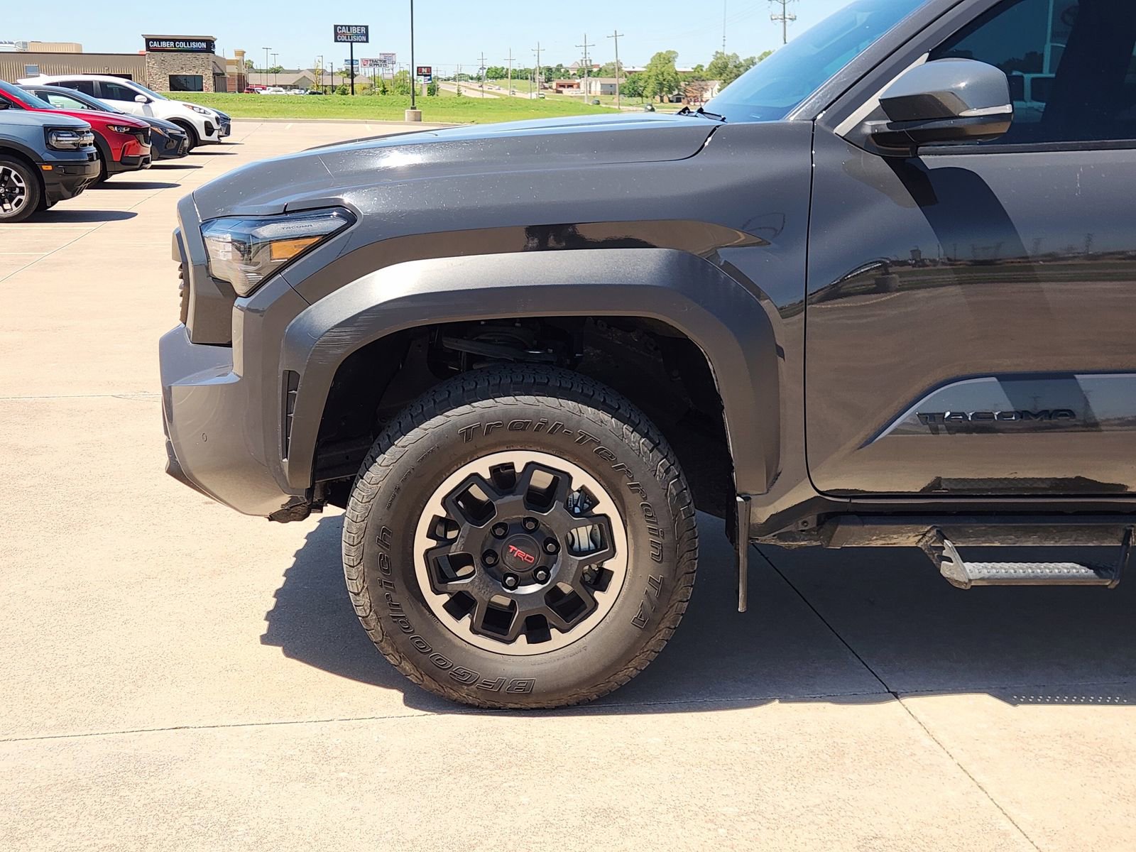 Used 2024 Toyota Tacoma TRD Off-Road w/ TRD Off Road Upgrade Package AWD/4WD image 9