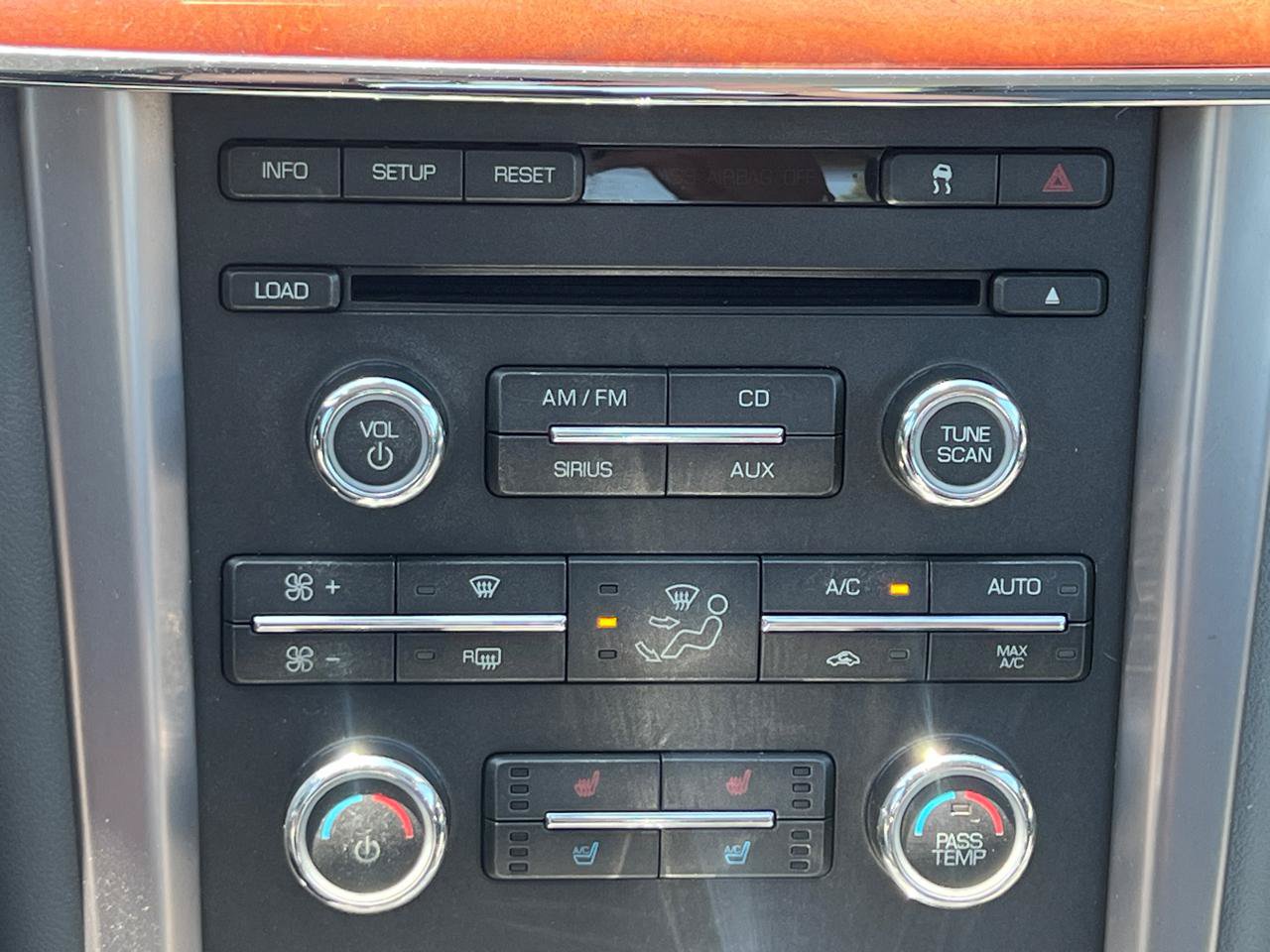 Used 2010 Lincoln MKZ FWD image 23