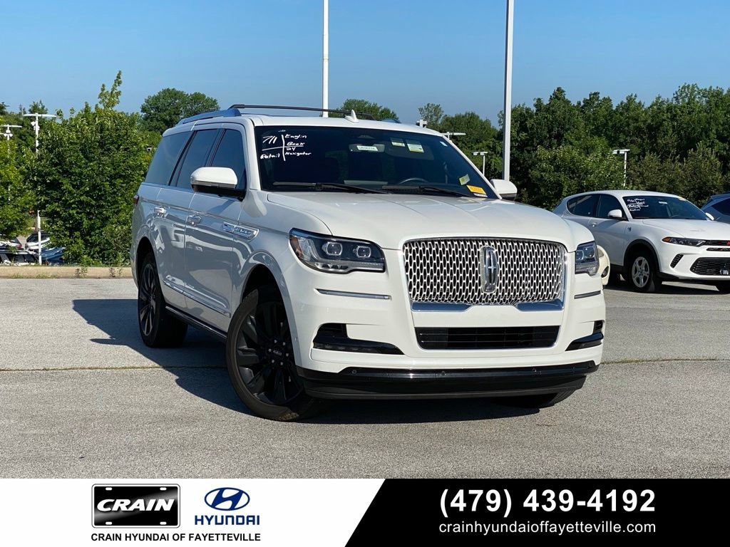 Used 2024 Lincoln Navigator Reserve AWD/4WD image 1