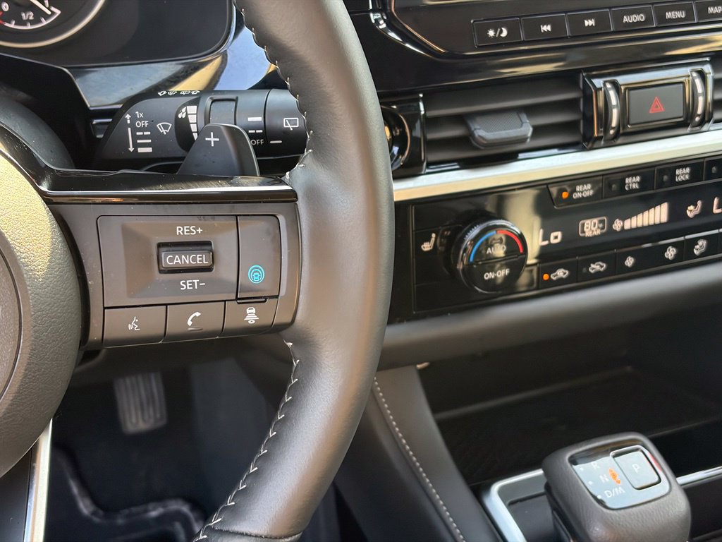 Certified 2025 Nissan Pathfinder SL FWD image 16