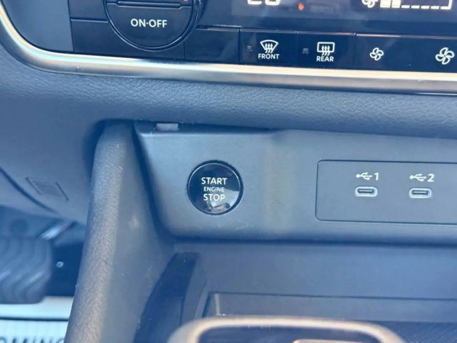 Used 2025 Nissan Rogue SV image 29