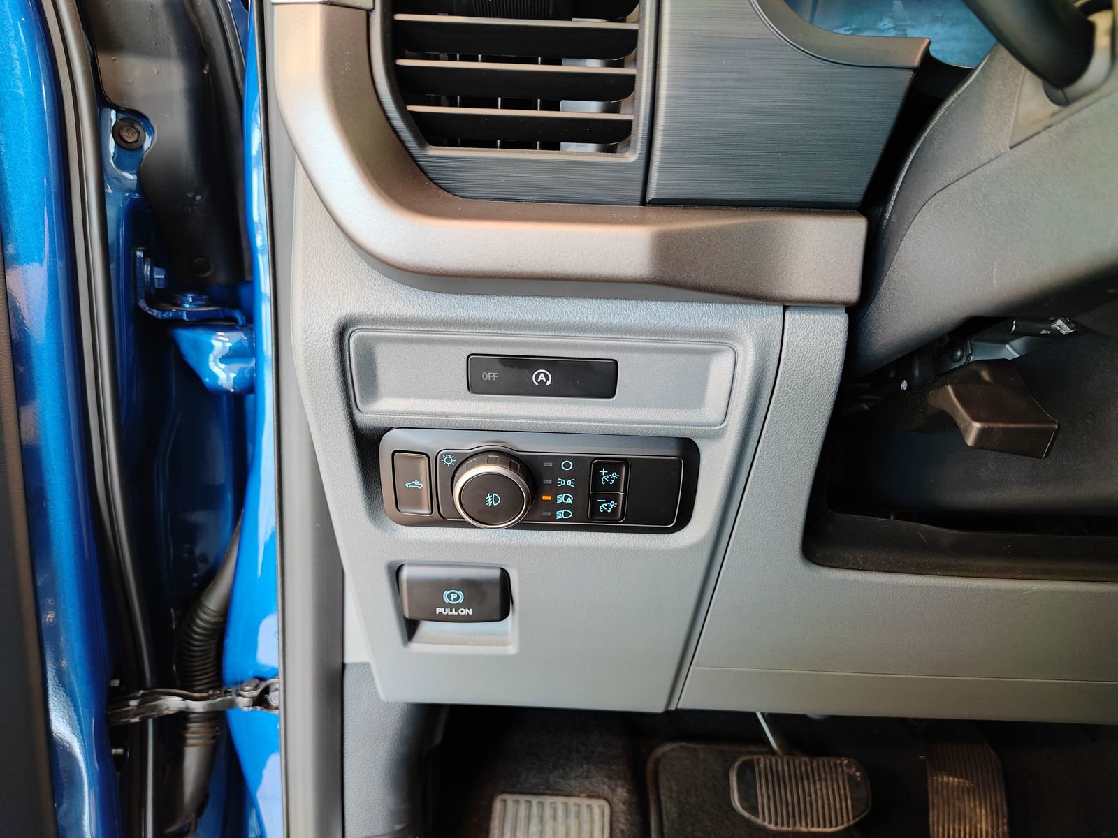 Used 2025 Ford F150 XLT w/ Equipment Group 301A Standard image 16