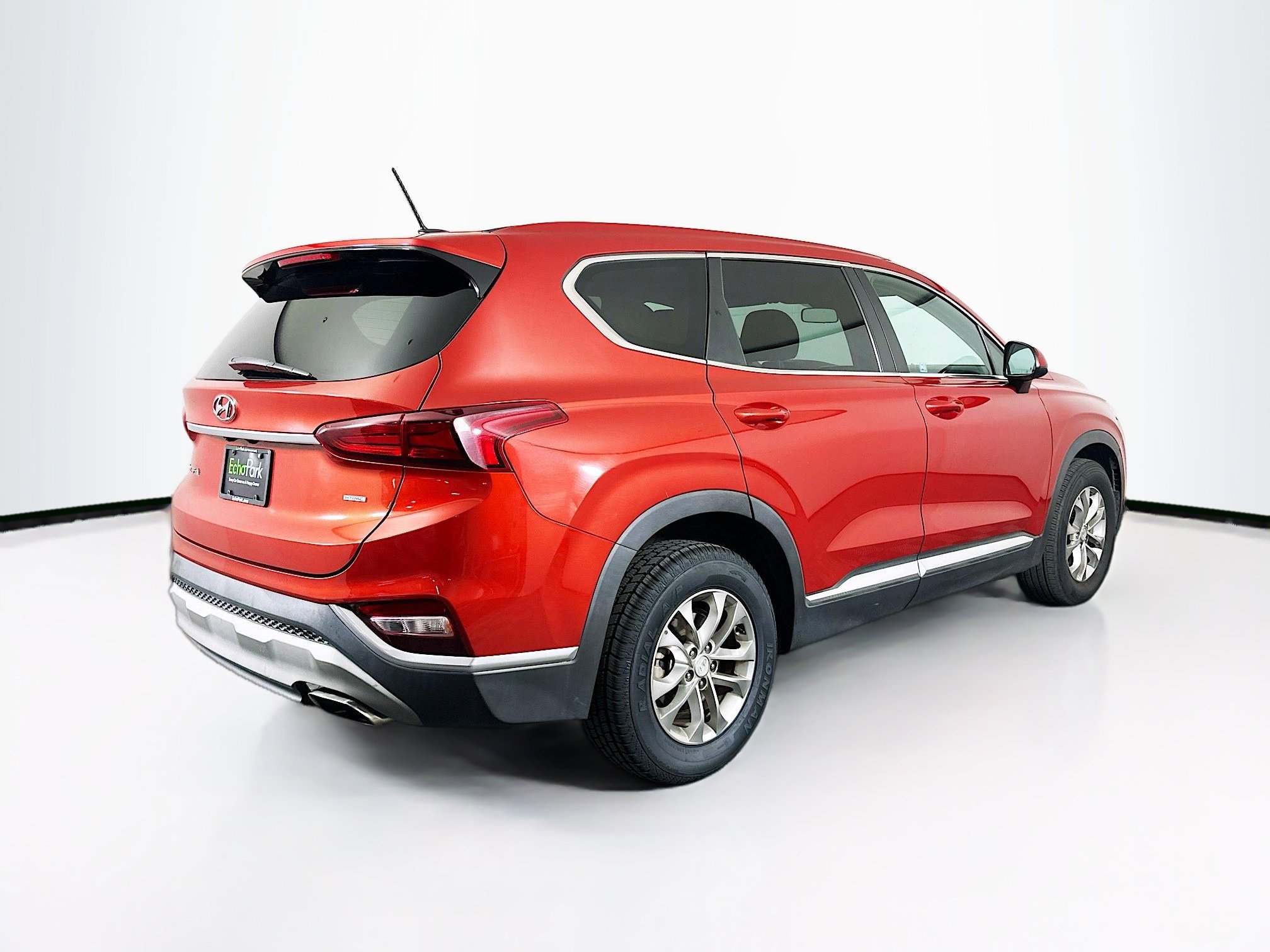 Used 2020 Hyundai Santa Fe SE image 9