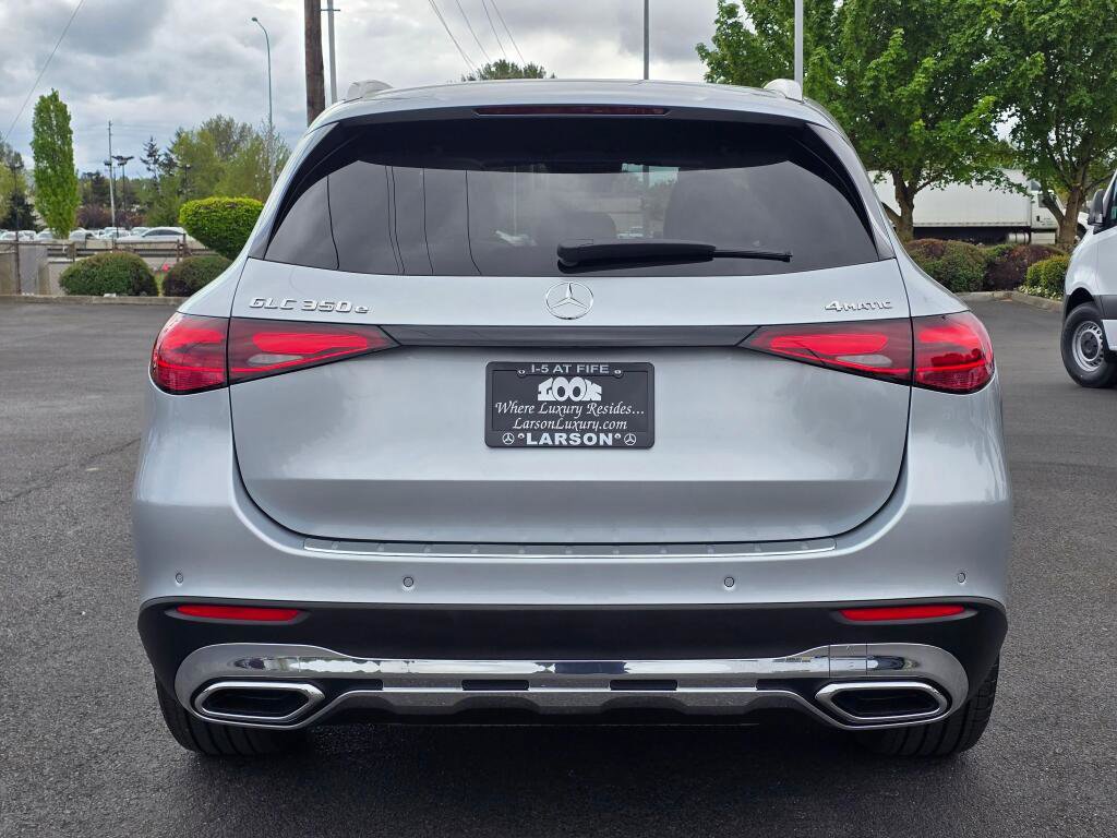 Used 2025 Mercedes-Benz GLC 350e 4MATIC image 5
