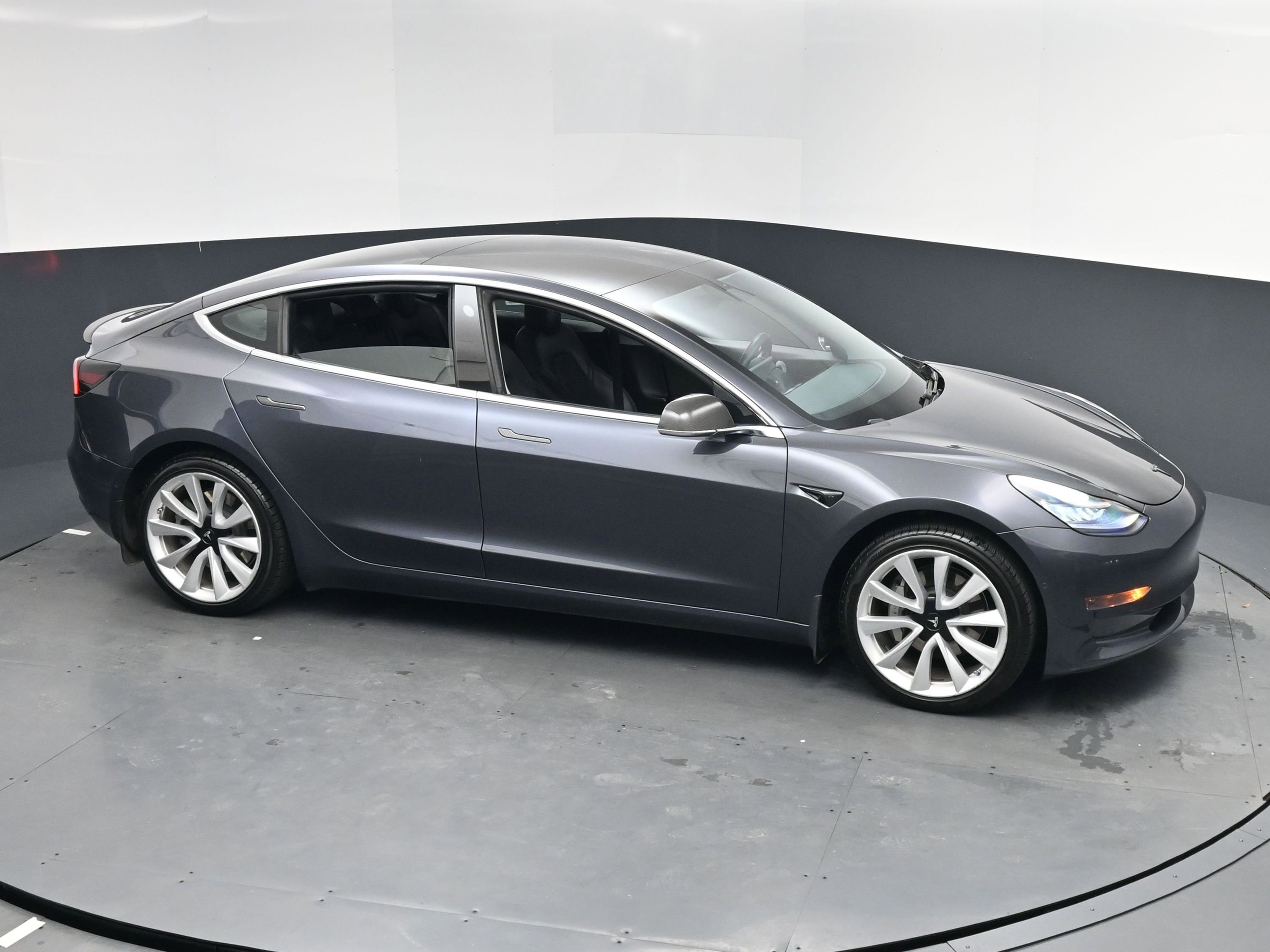 Used 2020 Tesla Model 3 Standard Range image 8