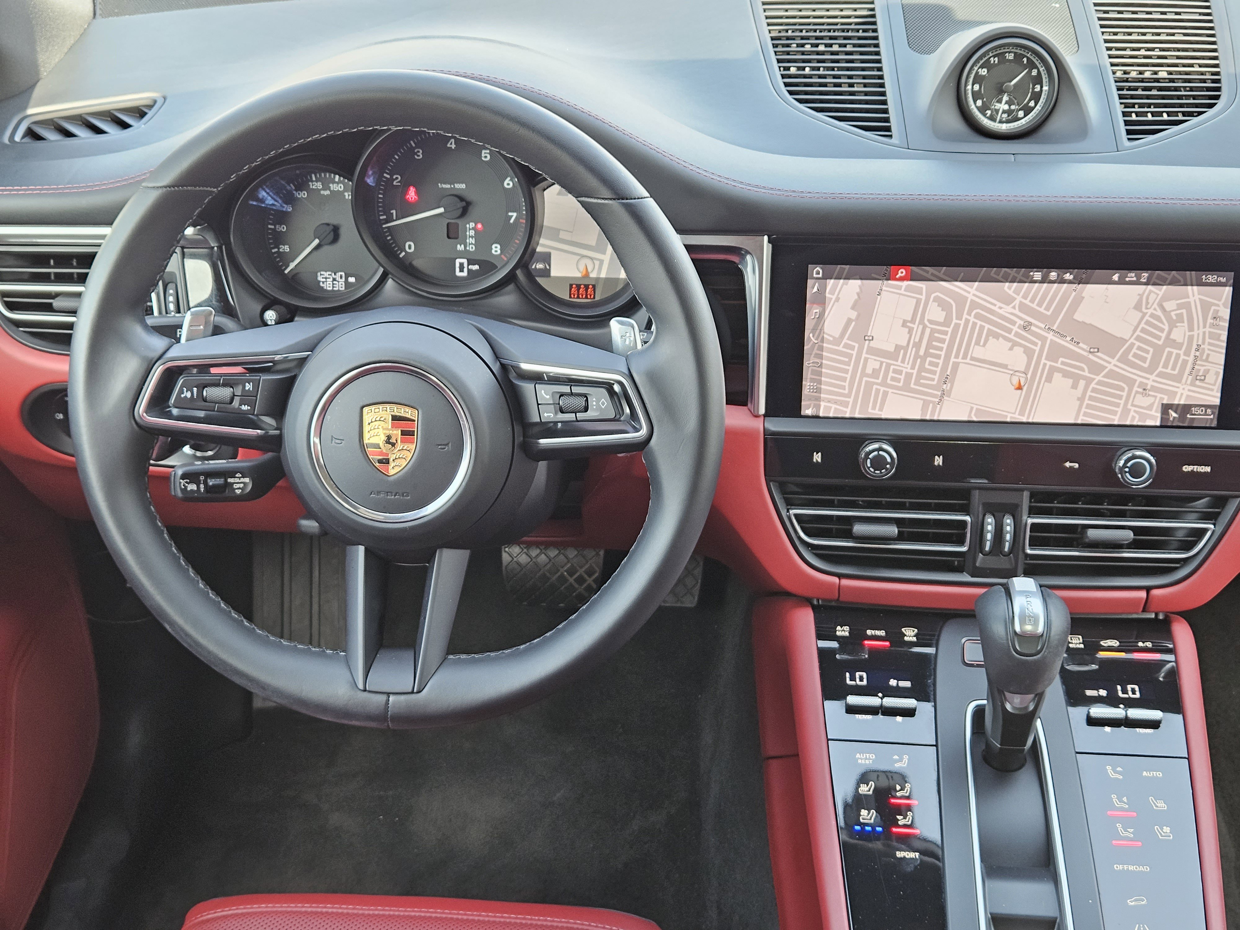 Used 2023 Porsche Macan Turbo image 25