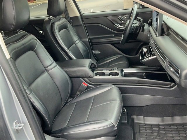 Used 2023 Lincoln Corsair Reserve w/ Equipment Group 201A image 17