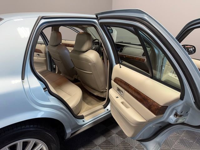 Used 2010 Mercury Grand Marquis LS RWD image 25
