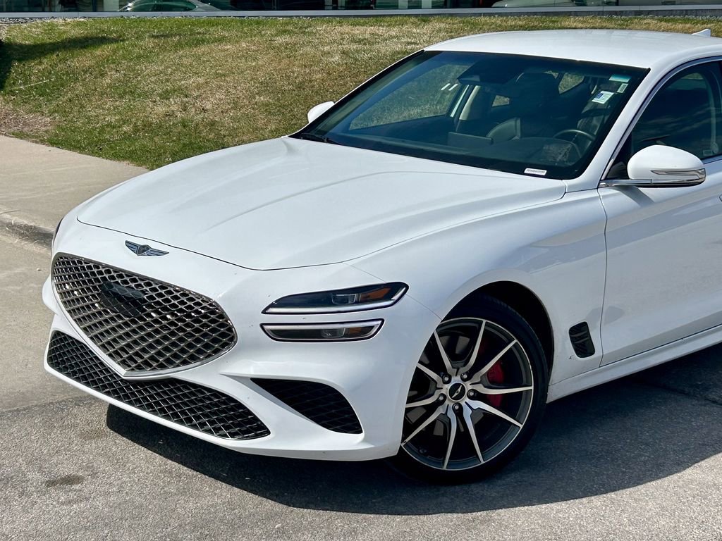 Used 2025 Genesis G70 2.5T image 2