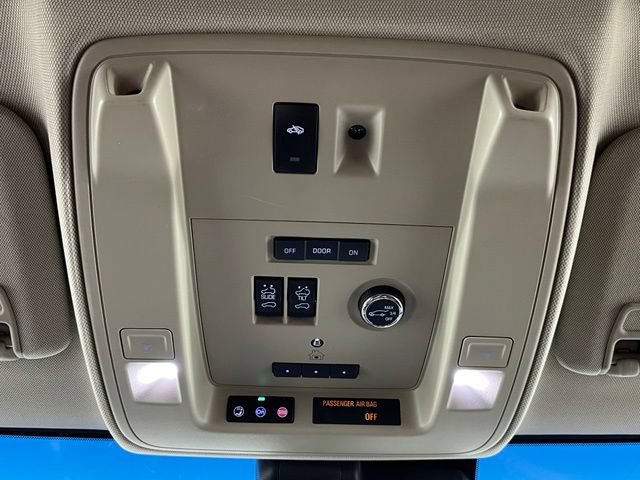 Used 2018 Cadillac Escalade Luxury AWD/4WD image 21