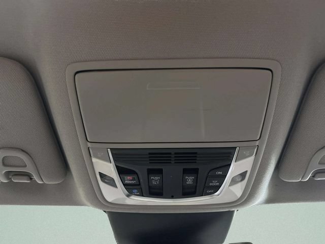 Used 2024 Acura MDX SH-AWD w/ Technology Package image 24