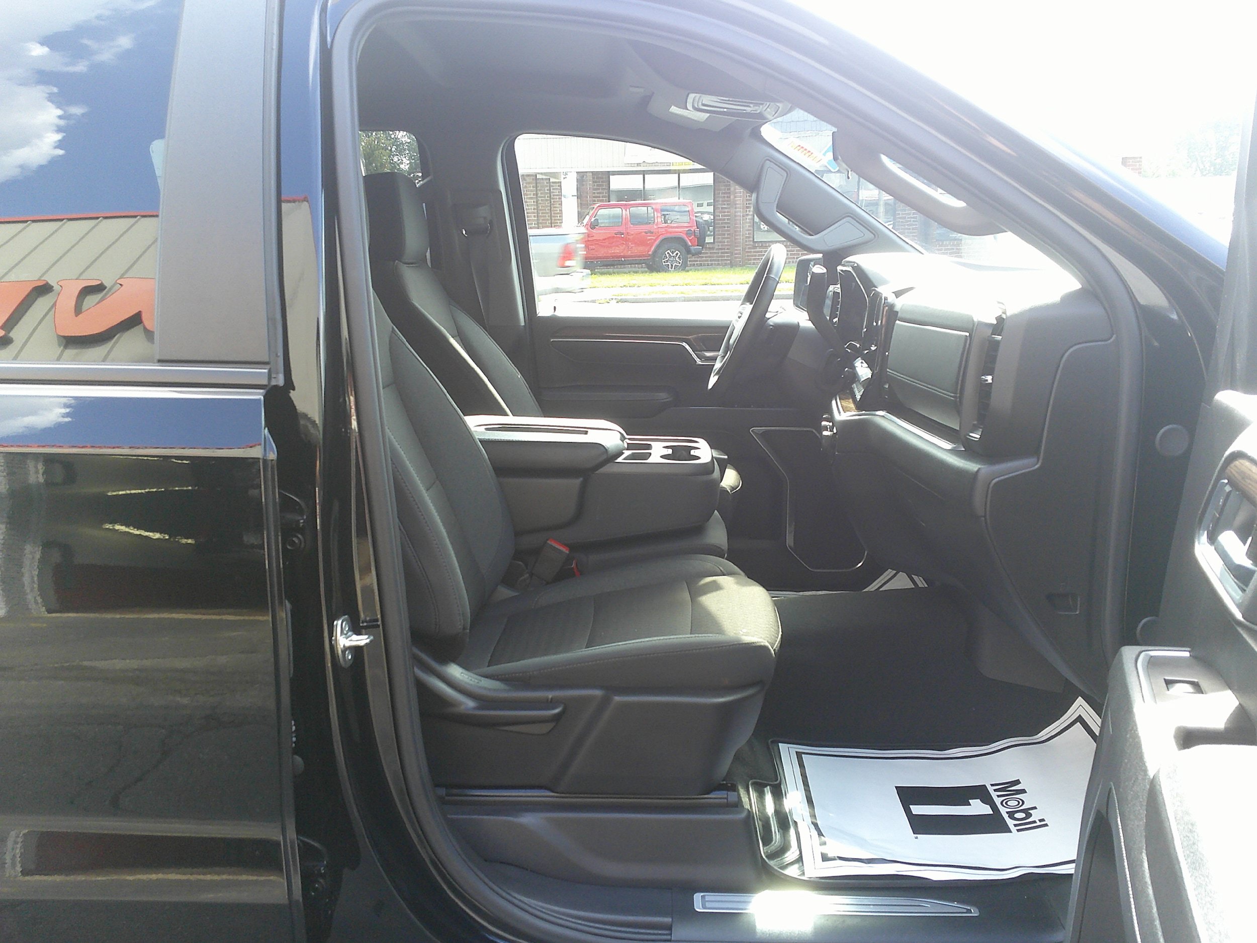 Used 2026 Chevrolet Silverado 1500 LT AWD/4WD image 25