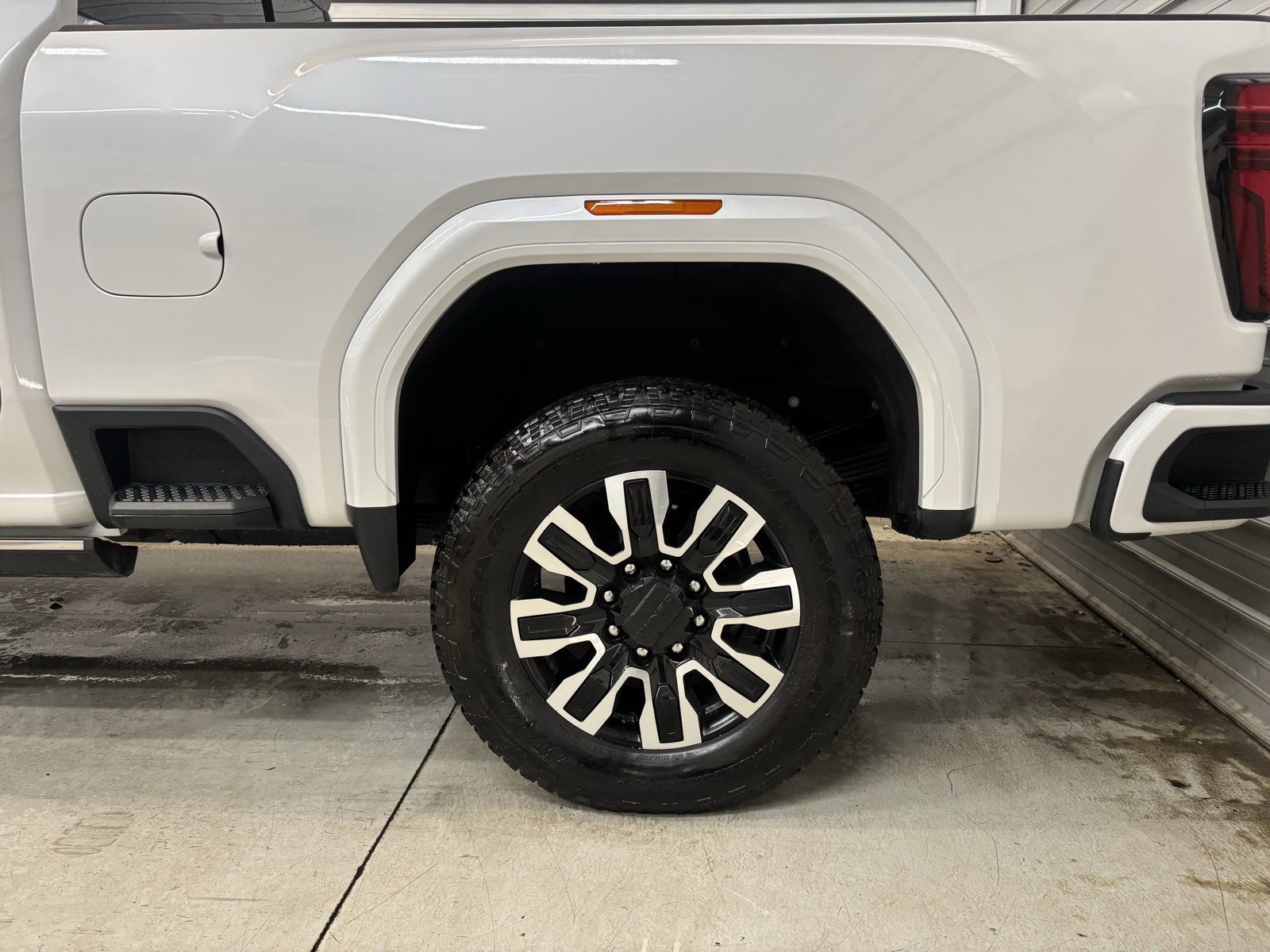 Used 2024 GMC Sierra 3500 Denali Ultimate image 6