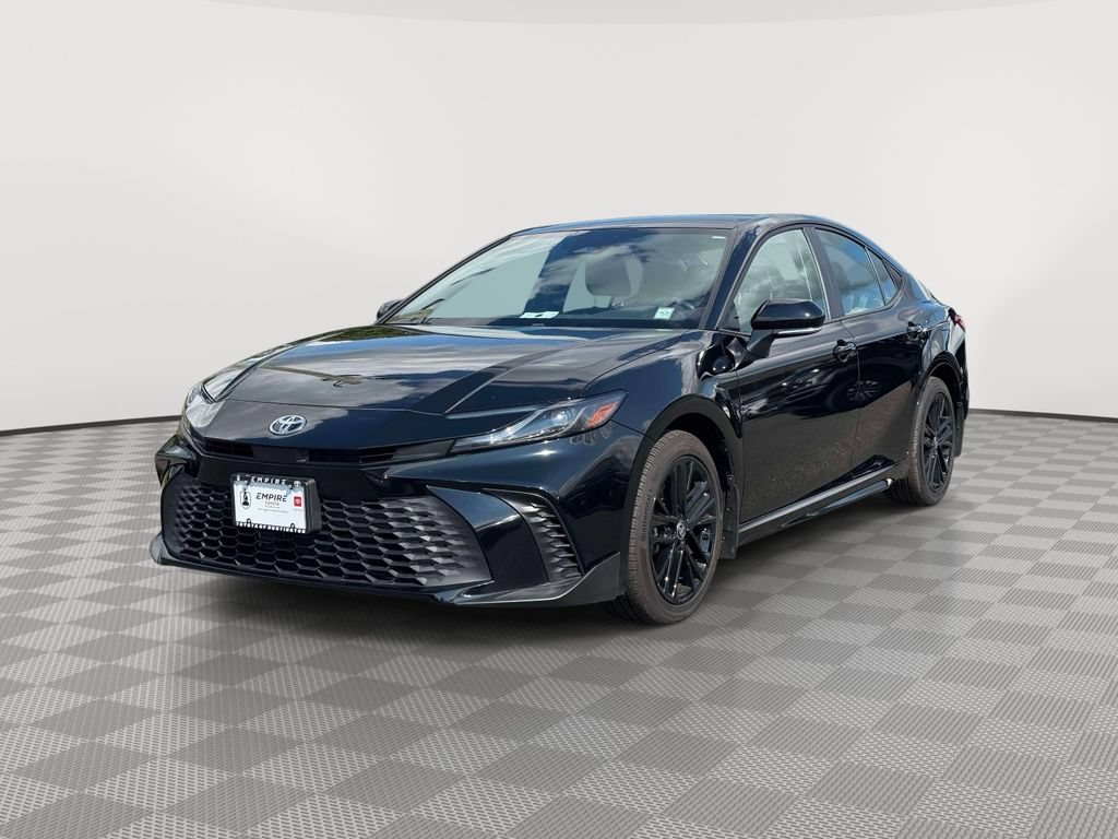 Used 2025 Toyota Camry SE AWD/4WD image 3