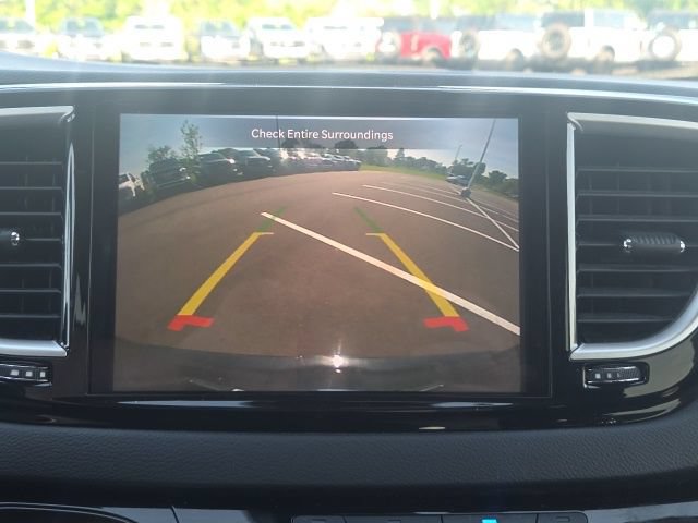Used 2023 Chrysler Pacifica Touring-L FWD image 34