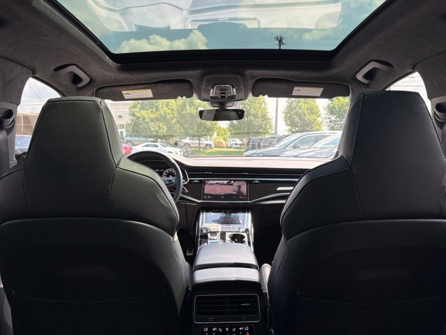 Used 2024 Audi SQ7 Prestige AWD/4WD image 9