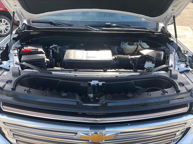 Used 2024 Chevrolet Suburban High Country RWD image 11