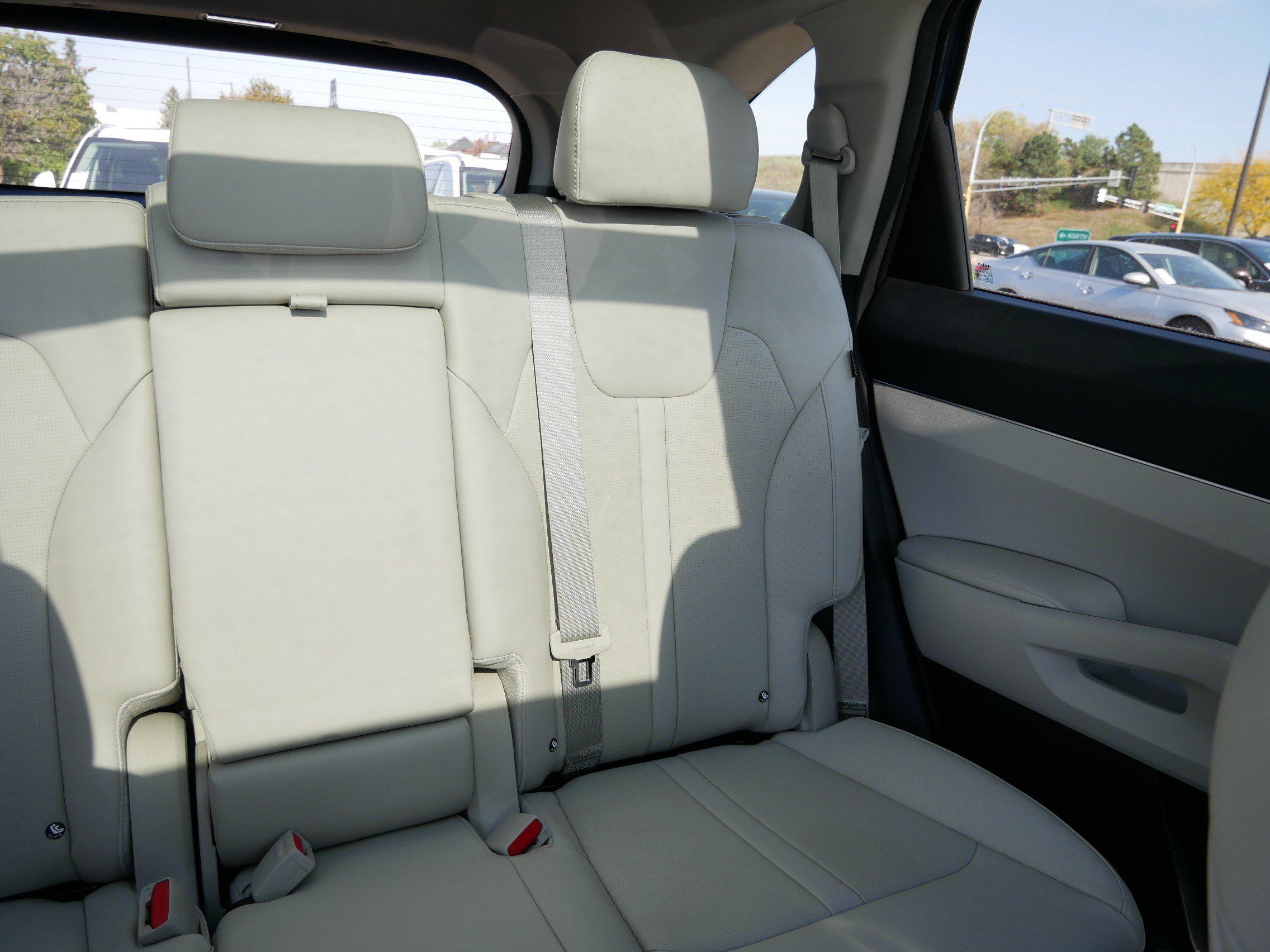 Used 2024 Kia Sorento S w/ Panoramic Sunroof Package AWD/4WD image 14