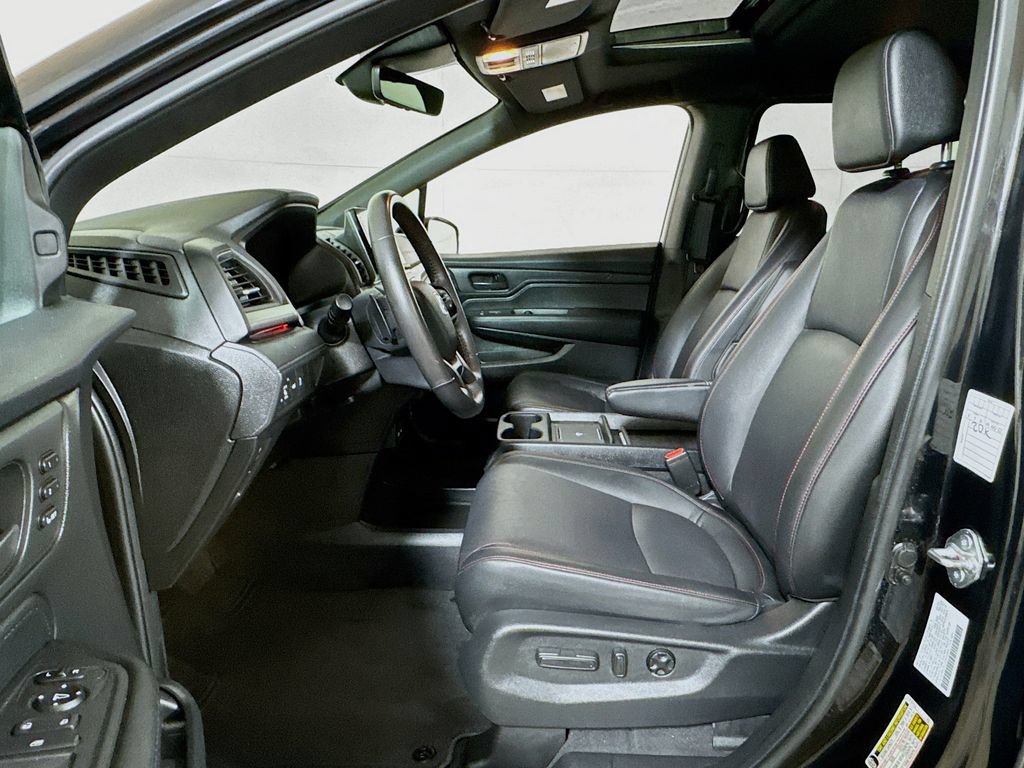 Used 2025 Honda Odyssey Sport-L image 18