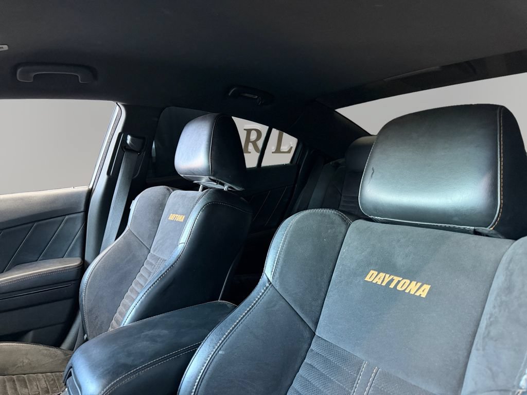 Used 2017 Dodge Charger R/T RWD image 9
