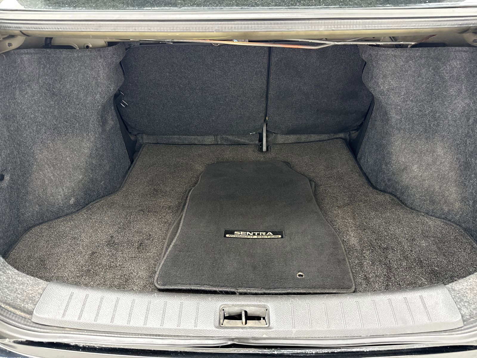 Used 2018 Nissan Sentra SR w/ SR Midnight Edition Package FWD image 46