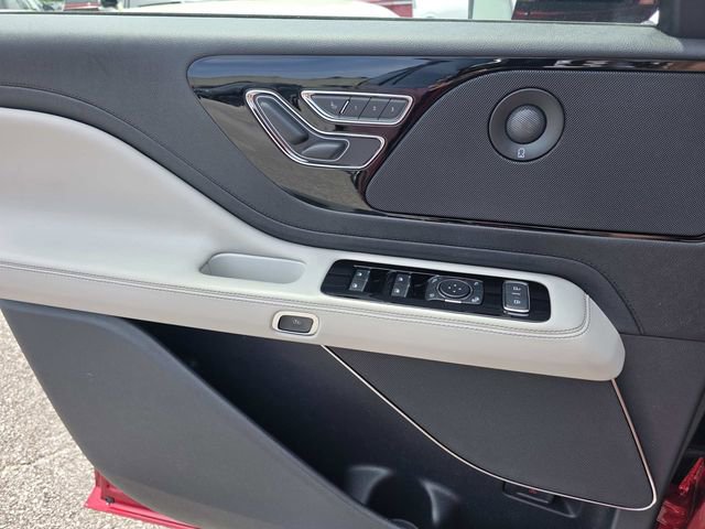 New 2025 Lincoln Aviator 2WD w/ Jet Appearance Package image 14