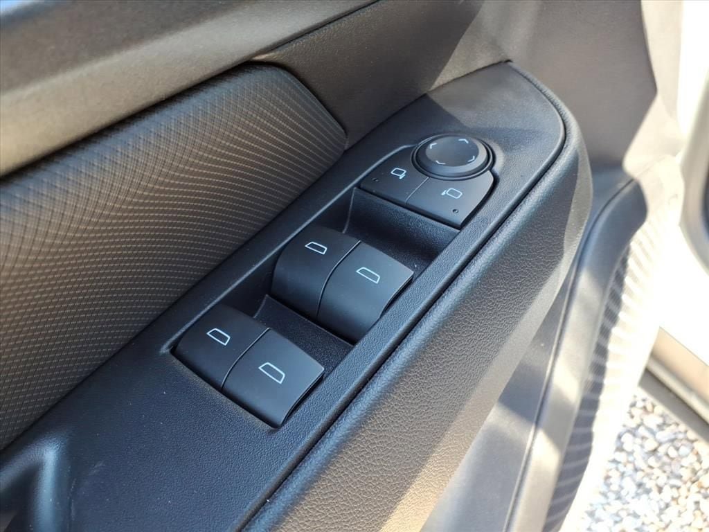 New 2026 Chevrolet Equinox EV LT FWD image 25