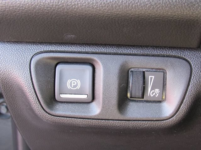Used 2023 GMC Acadia SLT FWD image 32