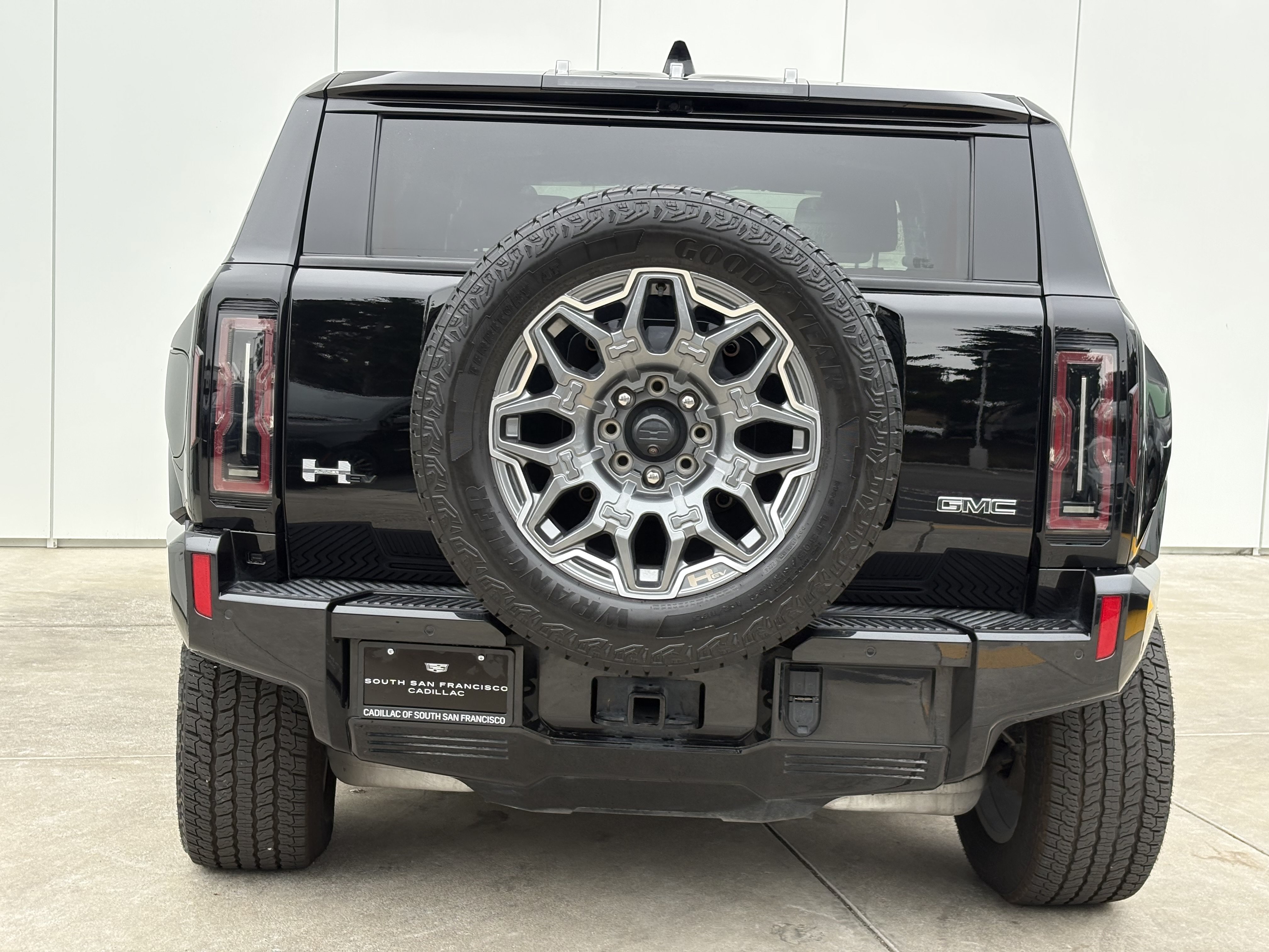 Used 2025 GMC Hummer EV 3X w/ LPO, Cargo Utility Package AWD/4WD image 8