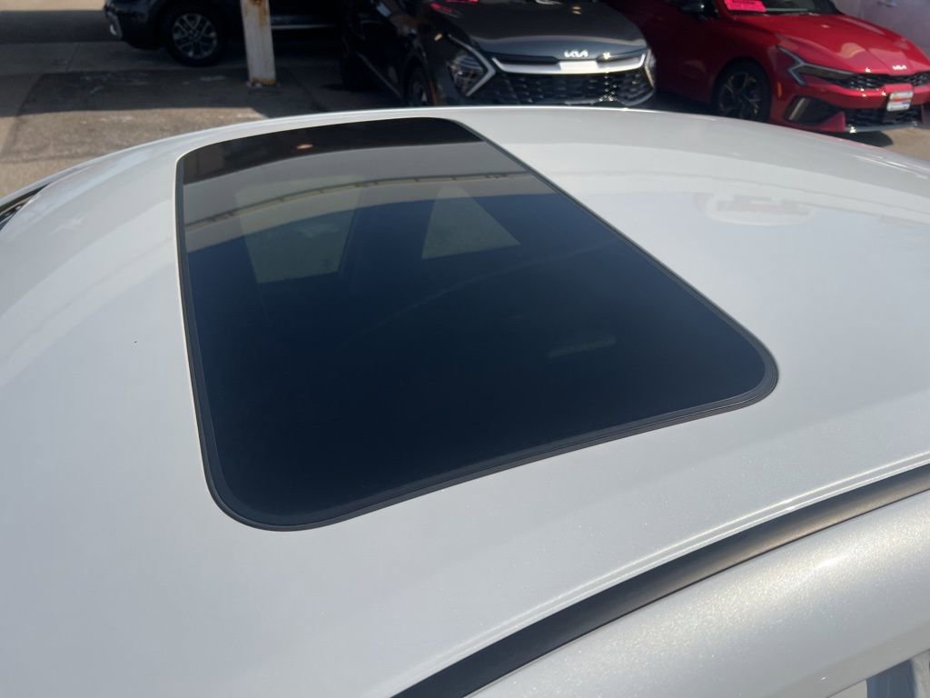 Certified 2023 Nissan Sentra SR w/ SR Premium Package image 10