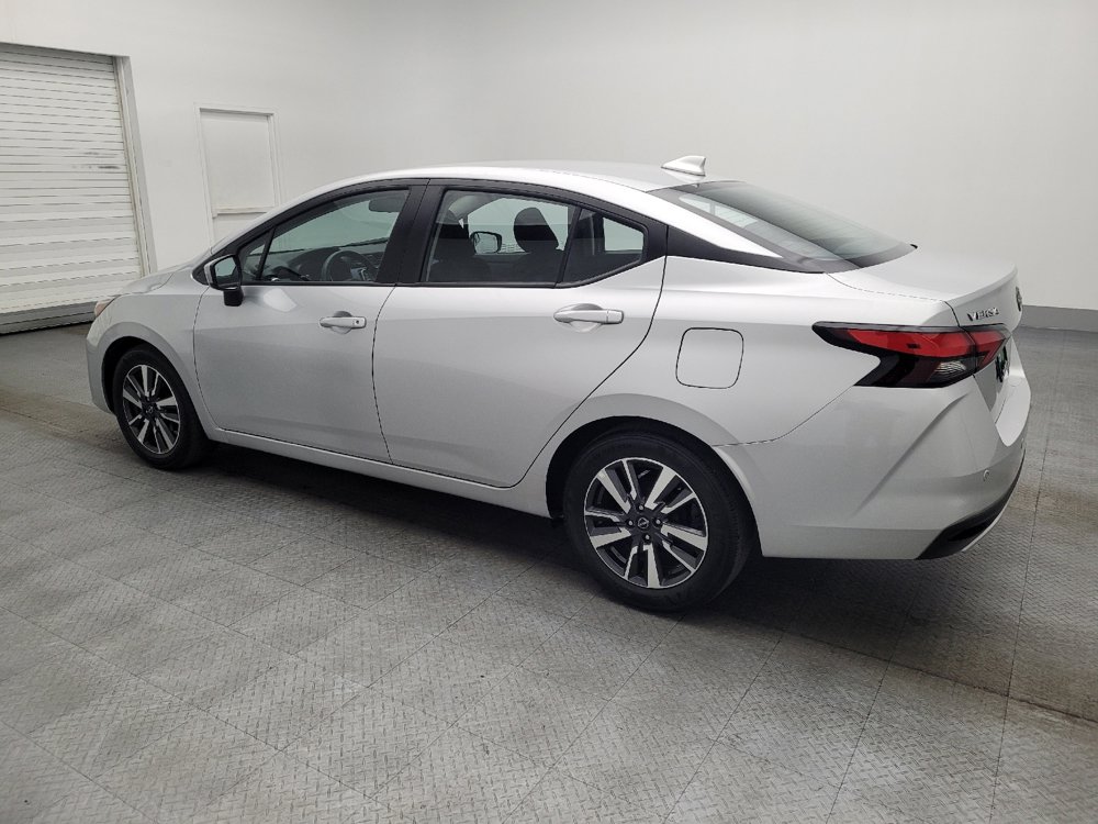 Used 2024 Nissan Versa SV image 3