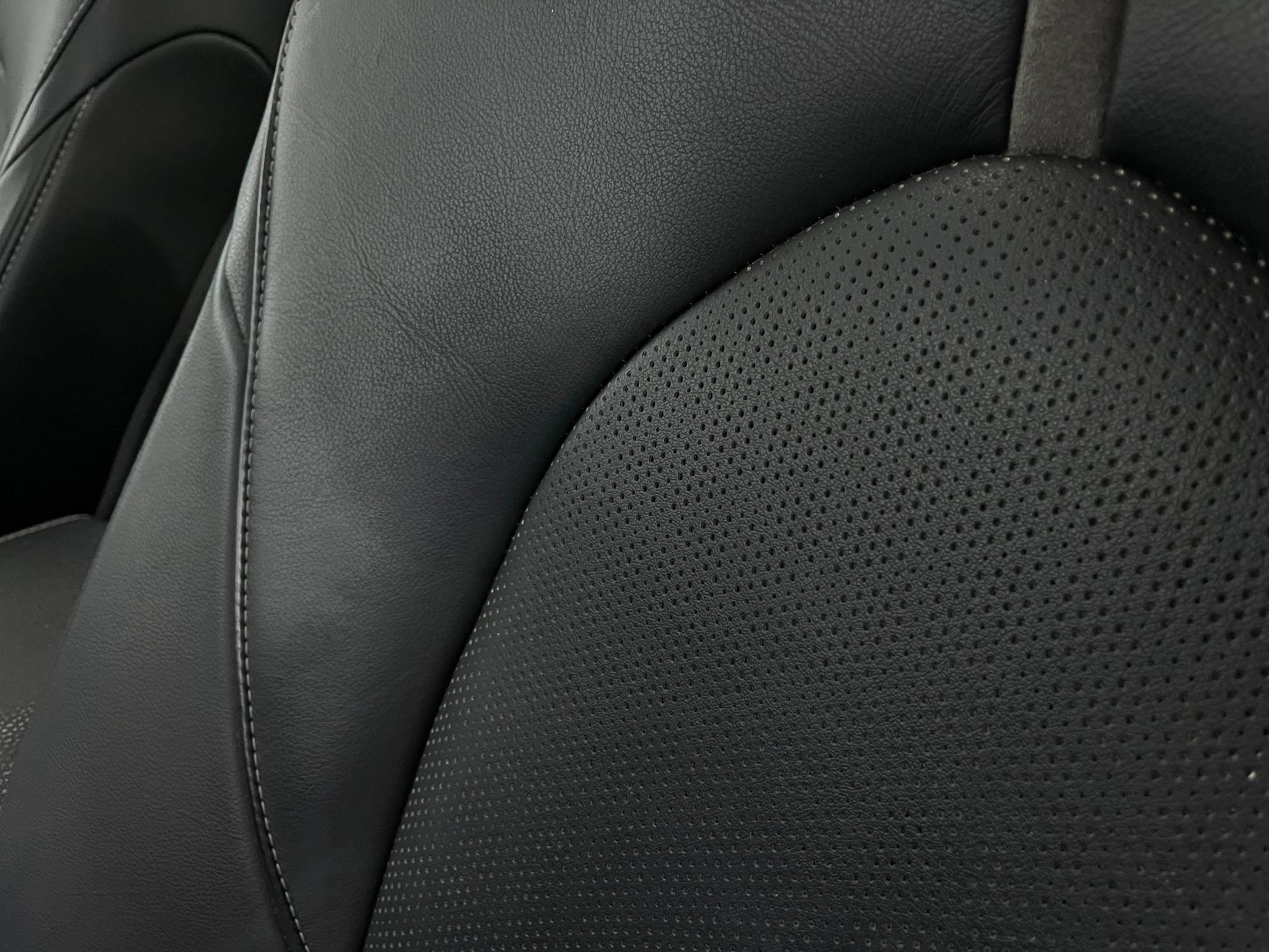 Used 2018 Toyota Camry XSE FWD image 17