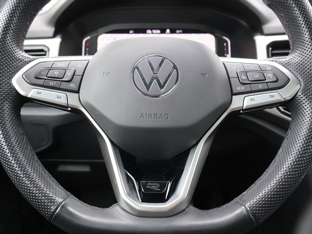 Certified 2022 Volkswagen Atlas Cross Sport SEL R-Line image 39