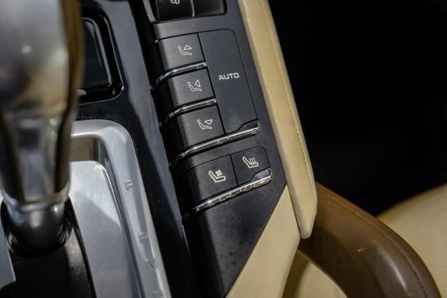 Used 2017 Porsche Cayenne AWD/4WD image 35
