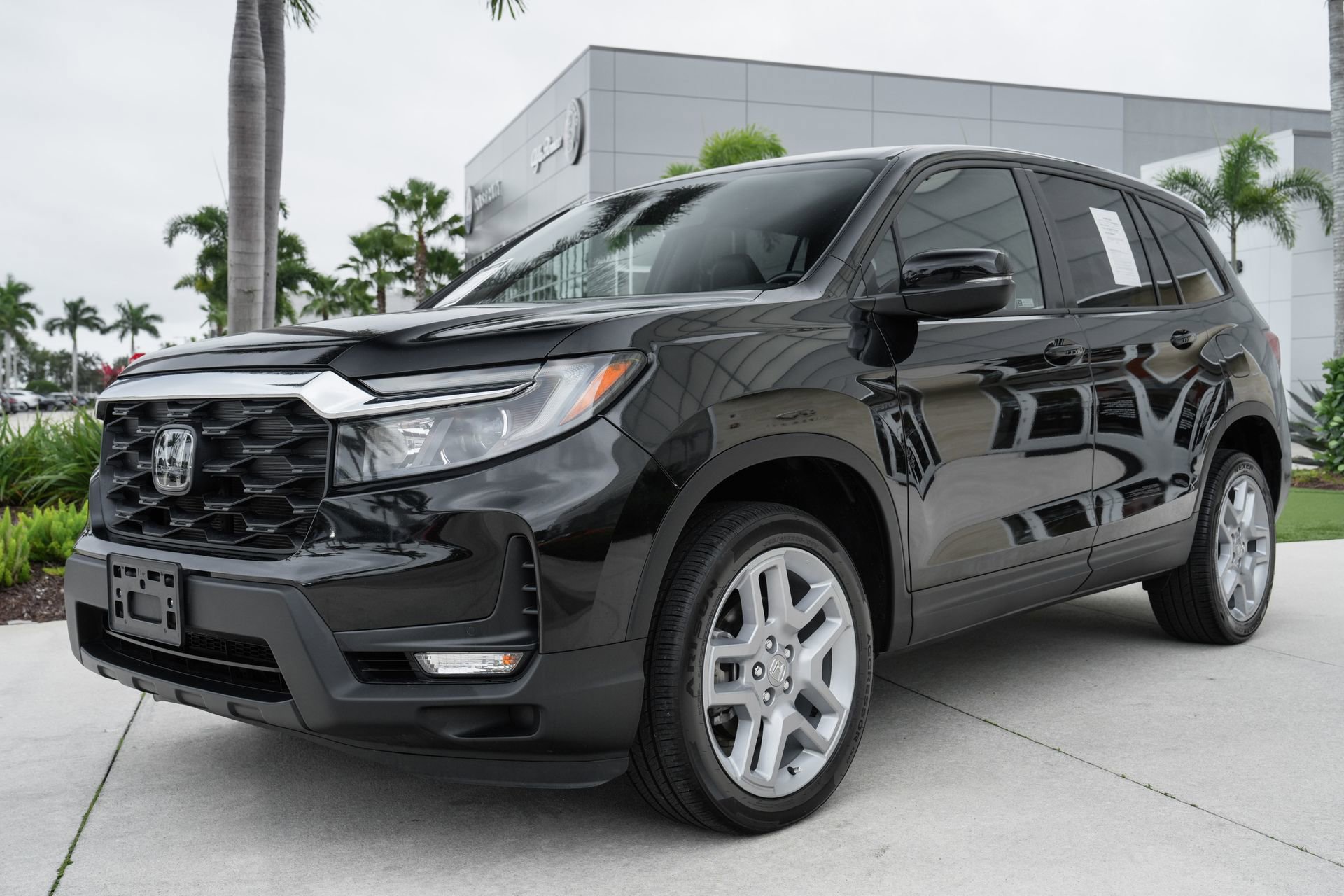 Used 2024 Honda Passport EX-L image 5