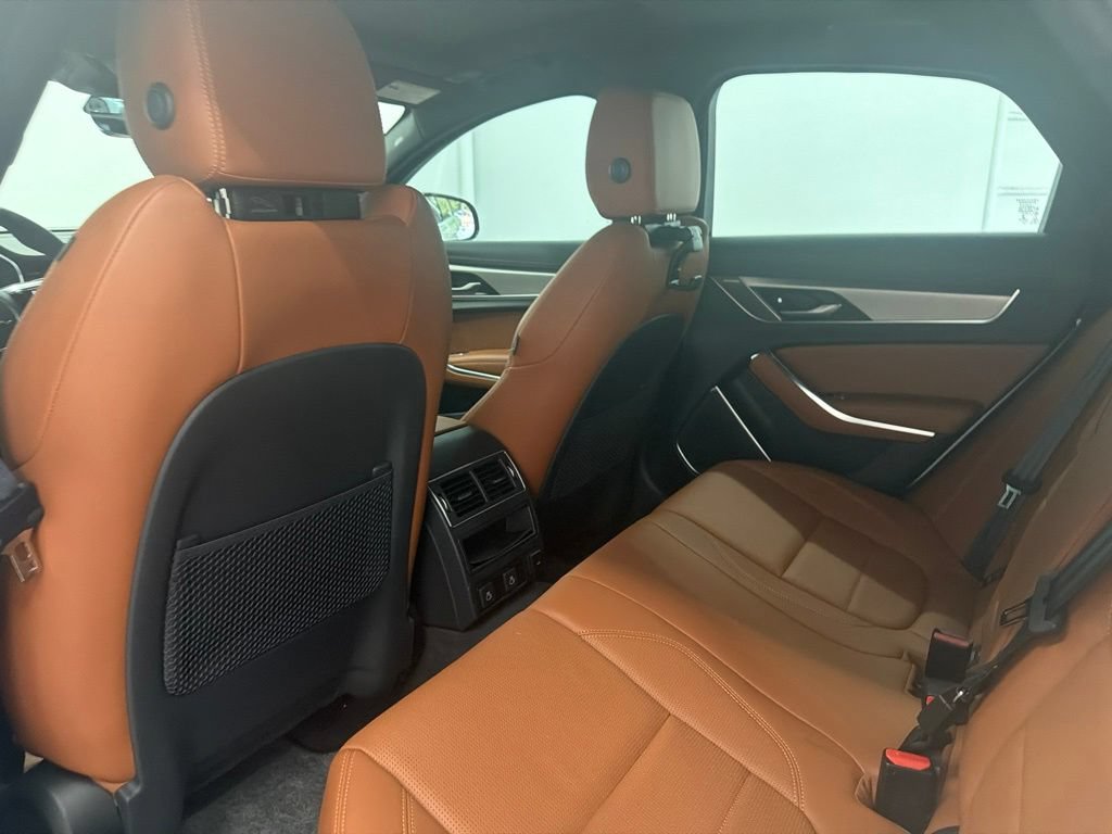 Used 2024 Jaguar XF R-Dynamic SE RWD image 22