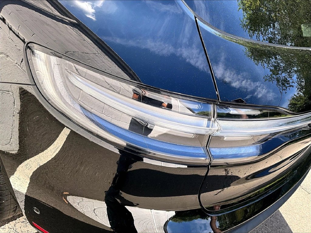 Certified 2023 Porsche Macan AWD/4WD image 31