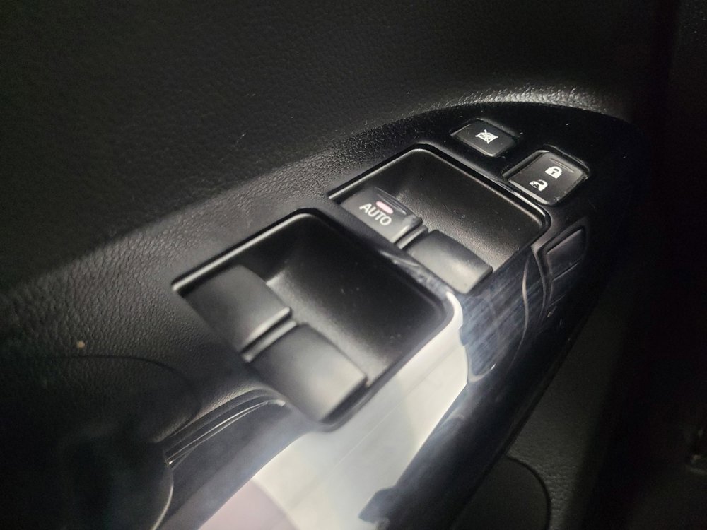 Used 2020 Mitsubishi Eclipse Cross LE AWD/4WD image 27