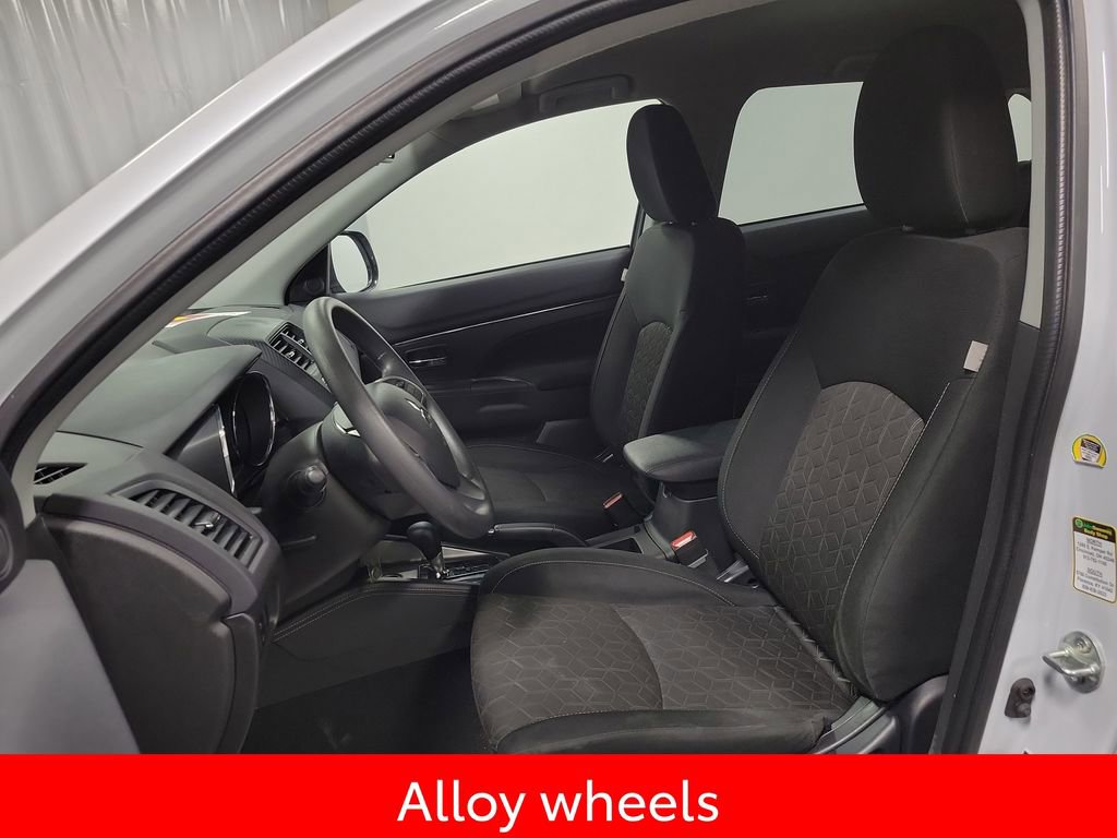 Used 2025 Mitsubishi Outlander Sport LE image 13
