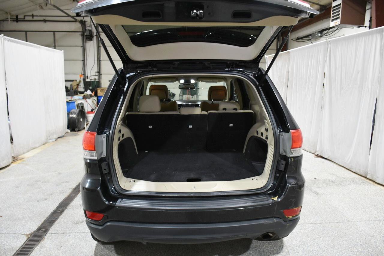 Used 2014 Jeep Grand Cherokee Laredo w/ Quick Order Package 23E AWD/4WD image 21