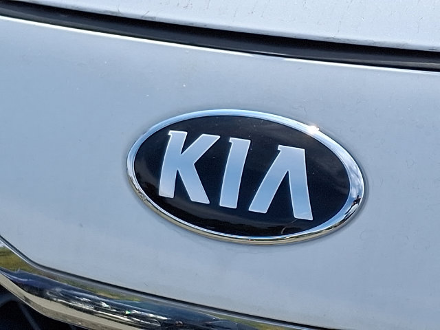 Used 2020 Kia Optima LX FWD image 9