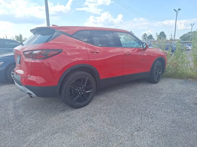 Used 2021 Chevrolet Blazer LT w/ LPO, Black Accent Package FWD image 3