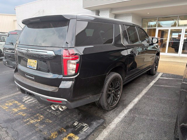Used 2024 Chevrolet Suburban High Country w/ Premium Package 2 AWD/4WD image 3