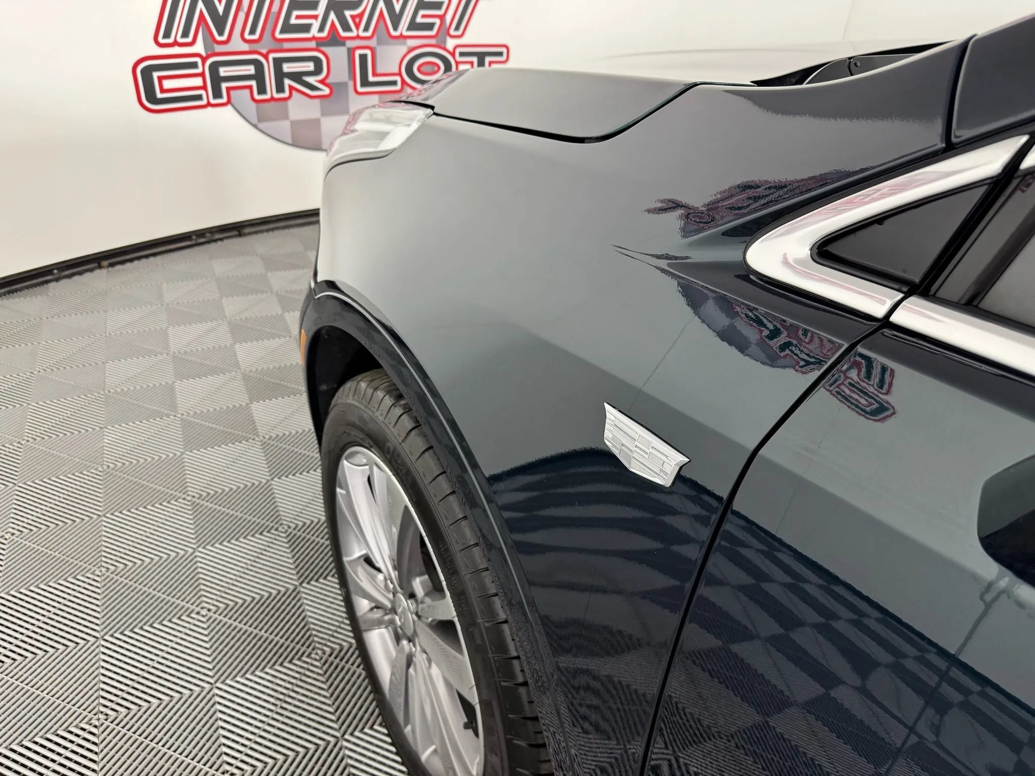 Used 2024 Cadillac XT5 Premium Luxury w/ LPO, Floor Liner Package AWD/4WD image 25