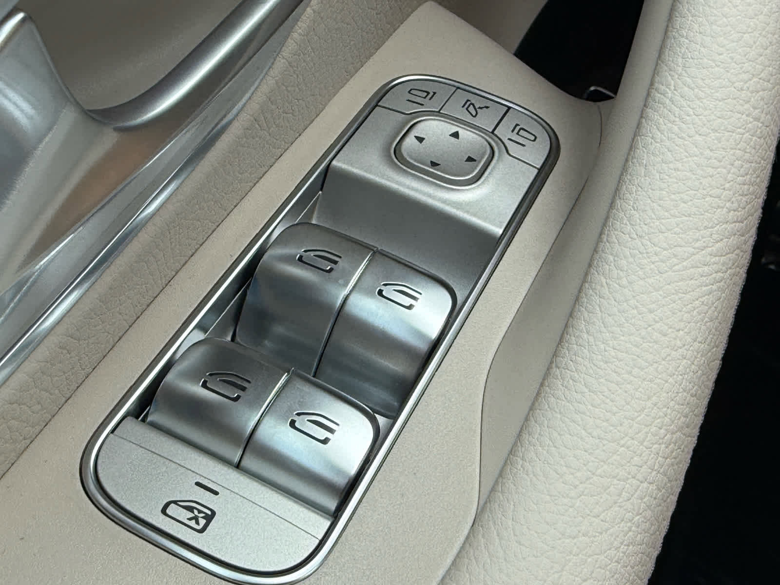 New 2026 Mercedes-Benz GLE 450e 4MATIC image 23